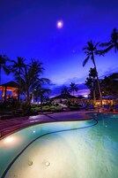 Outdoor pool, pool umbrellas, sun loungers