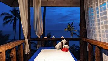 Facials, 2 treatment rooms, manicures and pedicures