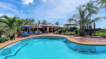 Outdoor pool, pool umbrellas, sun loungers