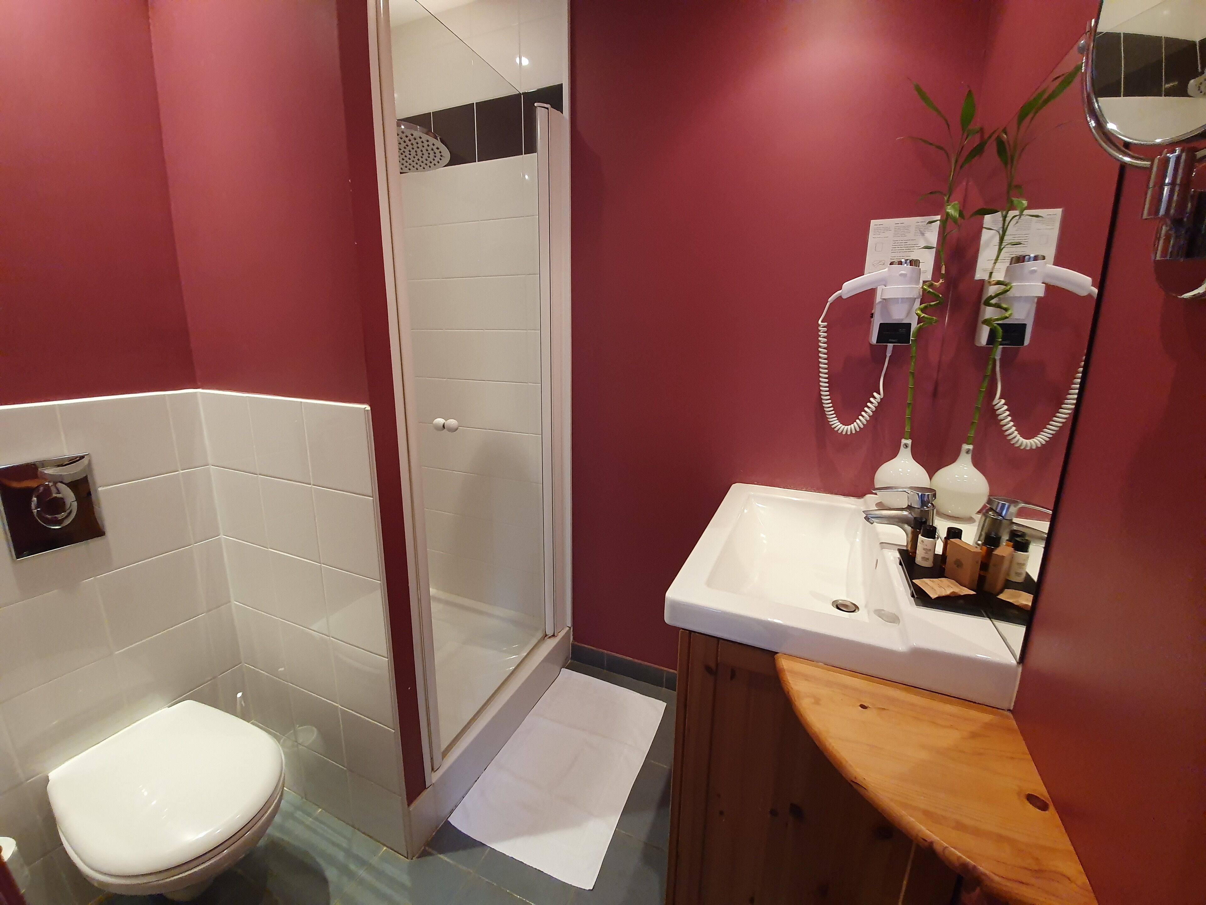 double room (charme 6) | bathroom | free toiletries, hair dryer, bathrobes, slippers