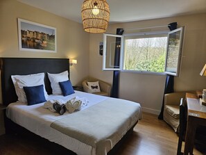 Phòng đôi Tiêu chuẩn (8) | Két bảo mật tại phòng, bàn ủi/dụng cụ ủi quần áo 