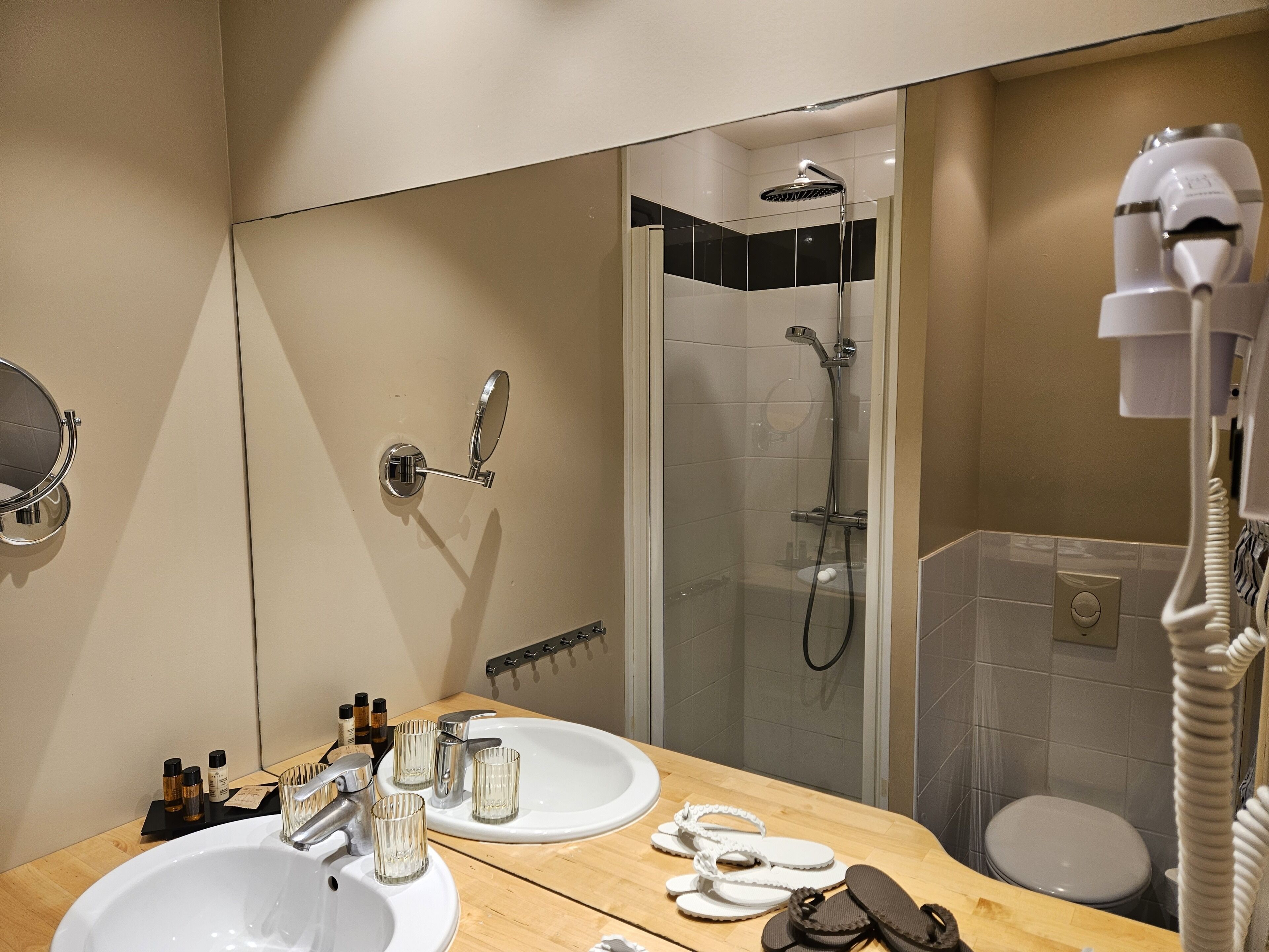 standard double room (8) | in-room safe, iron/ironing board, free wifi