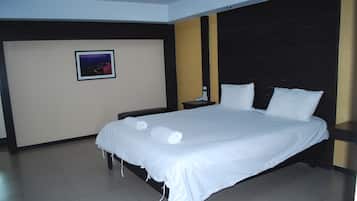 Standard Room / Double Bed | Minibar, escritorio, camas extra y wifi gratis