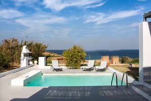 Grand Villa, 2 Bedrooms, Private Pool | Iron/ironing board, free cribs/infant beds, free WiFi, bed sheets - Villas Lino (Skiros)