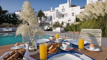 Free daily continental breakfast