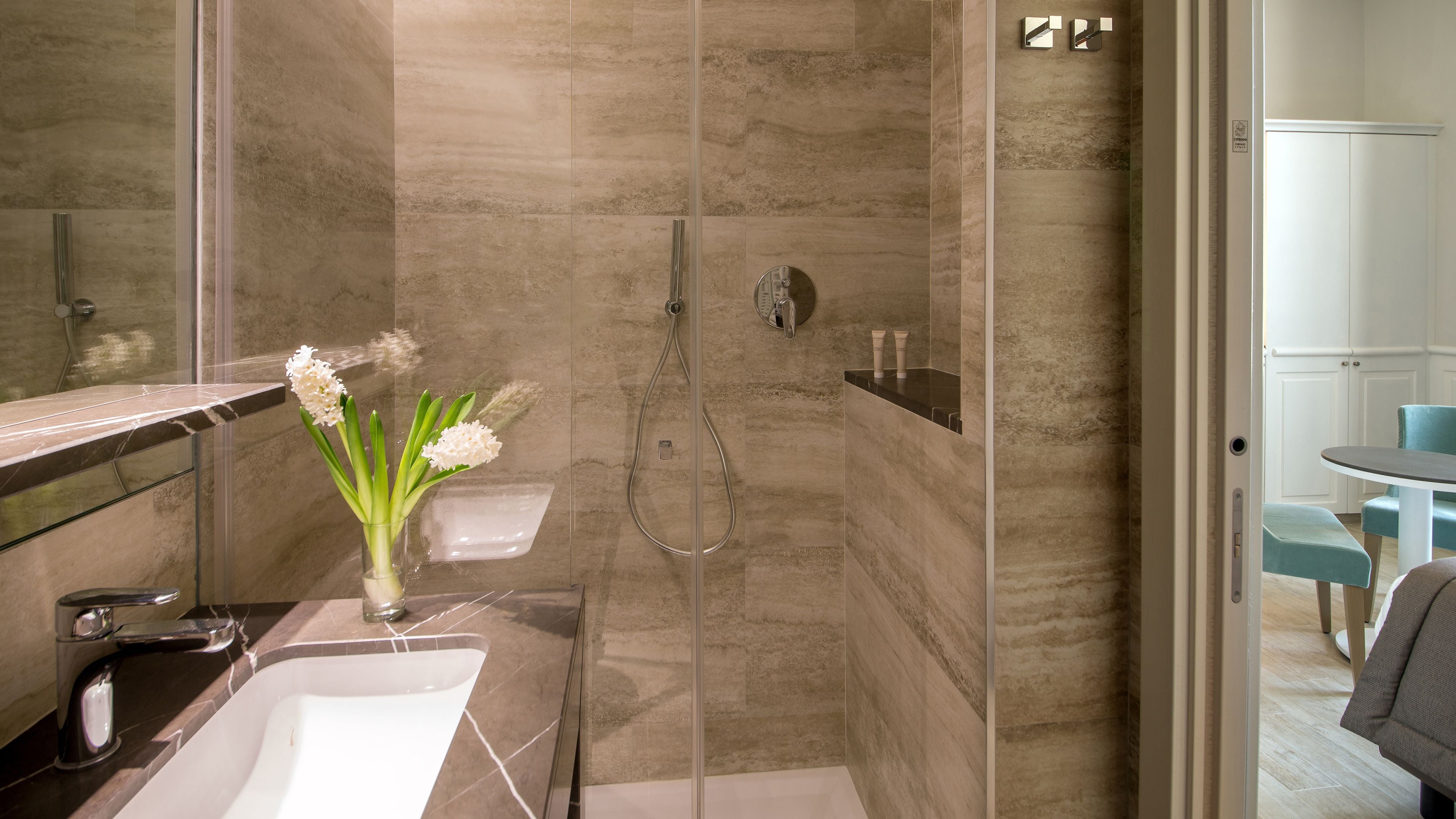 shower, rainfall showerhead, free toiletries, hair dryer