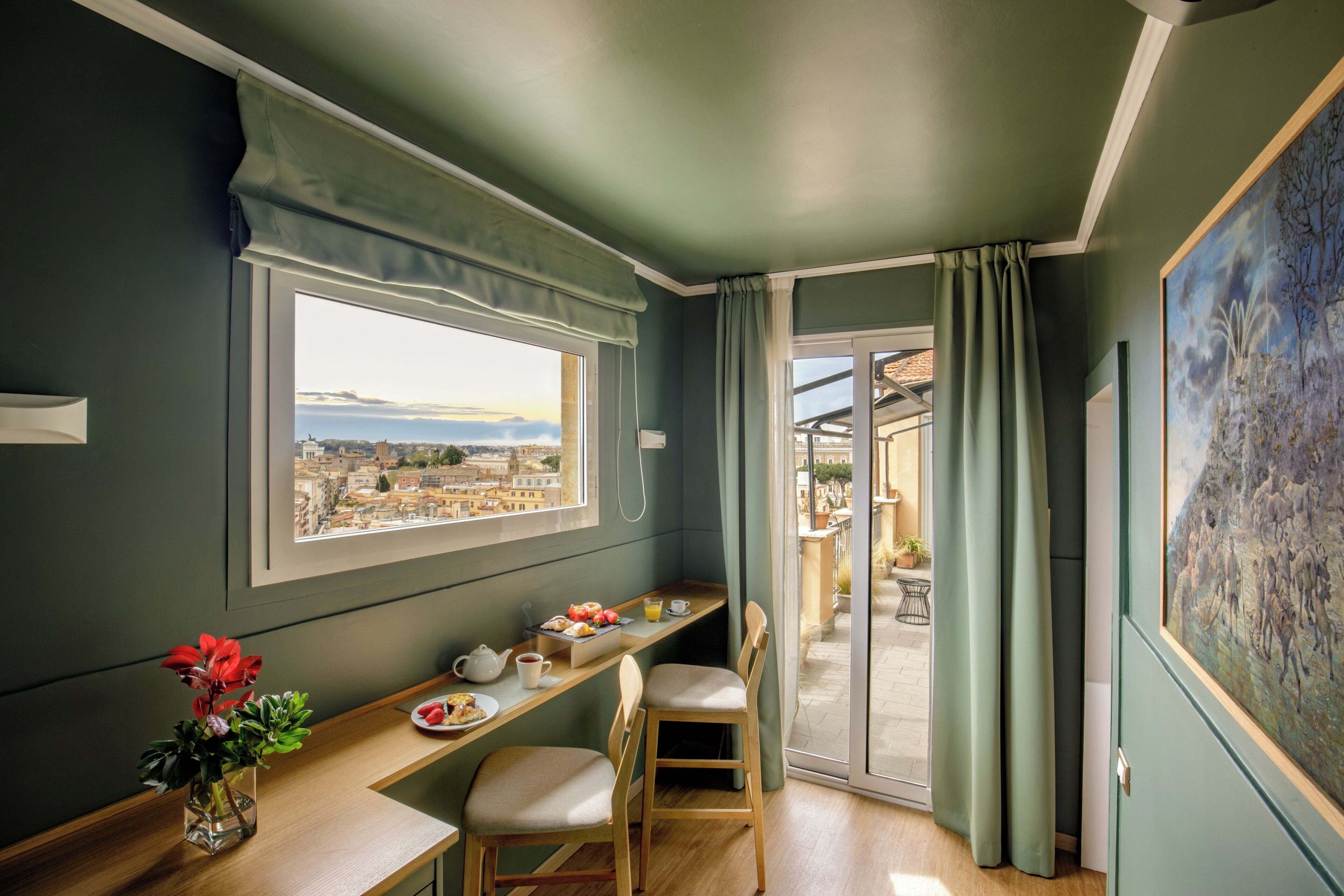 Ático, 2 habitaciones, vistas a la ciudad | Cocina privada | Cafetera o tetera y hervidor eléctrico