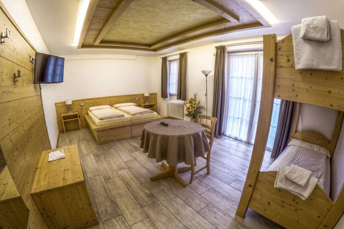 Desk, cots/infant beds, rollaway beds, free WiFi