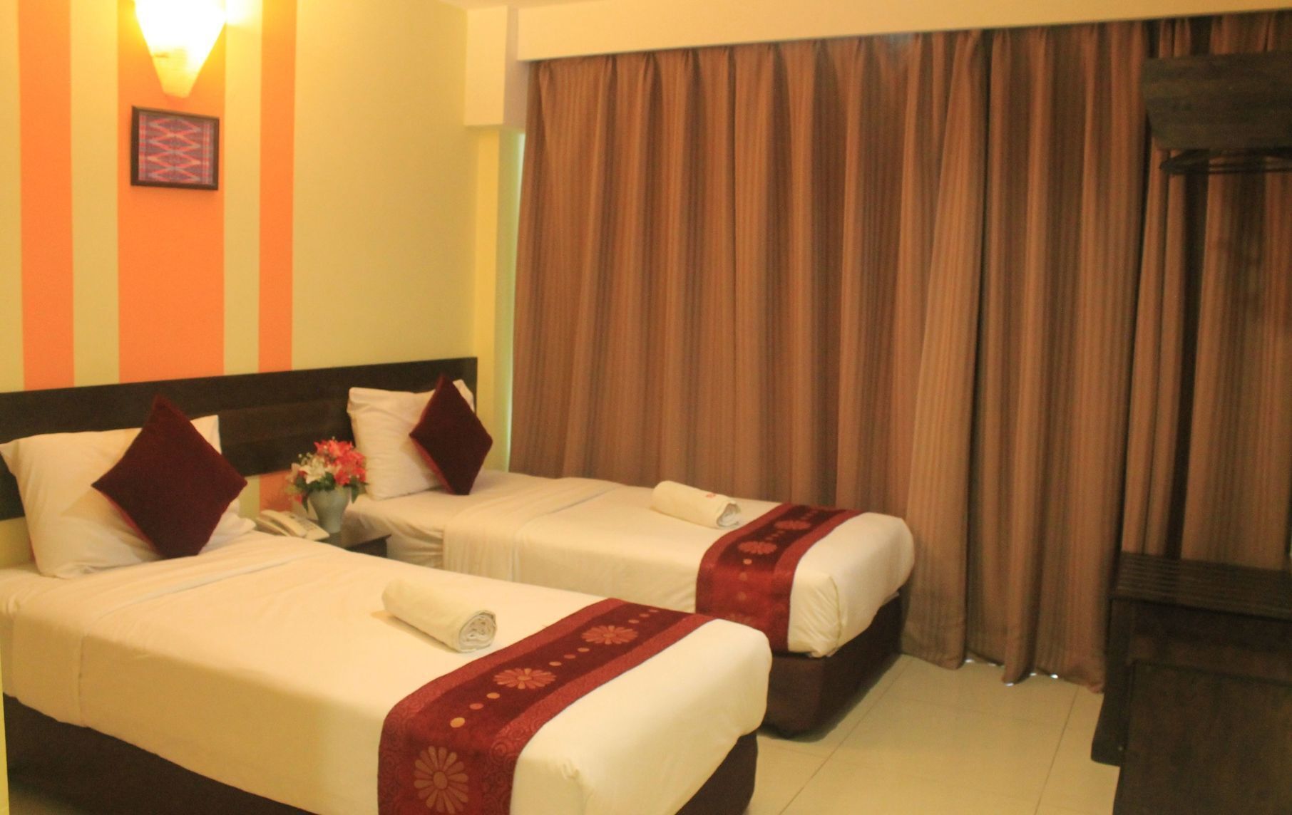 Desk, free WiFi, bed sheets