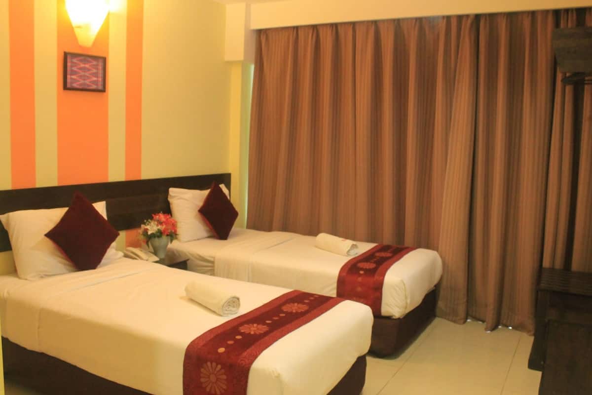 Skrivebord, wi-fi (inkludert) og sengetøy