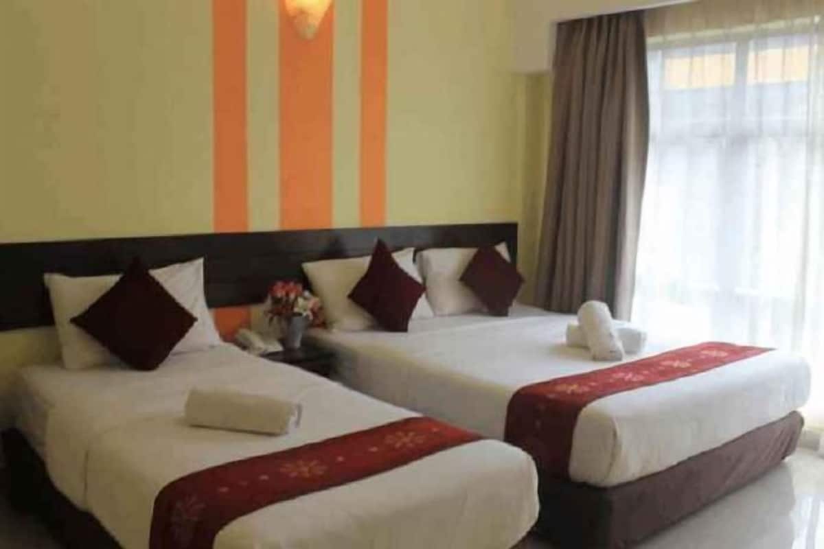 Escritorio, wifi gratis y ropa de cama