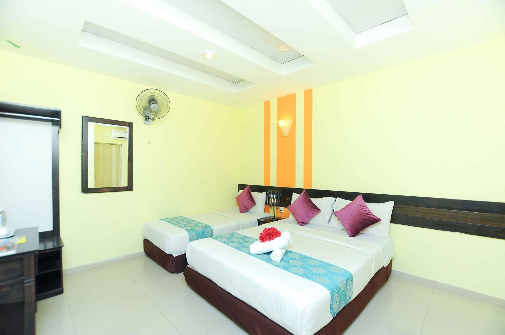 Desk, free WiFi, bed sheets