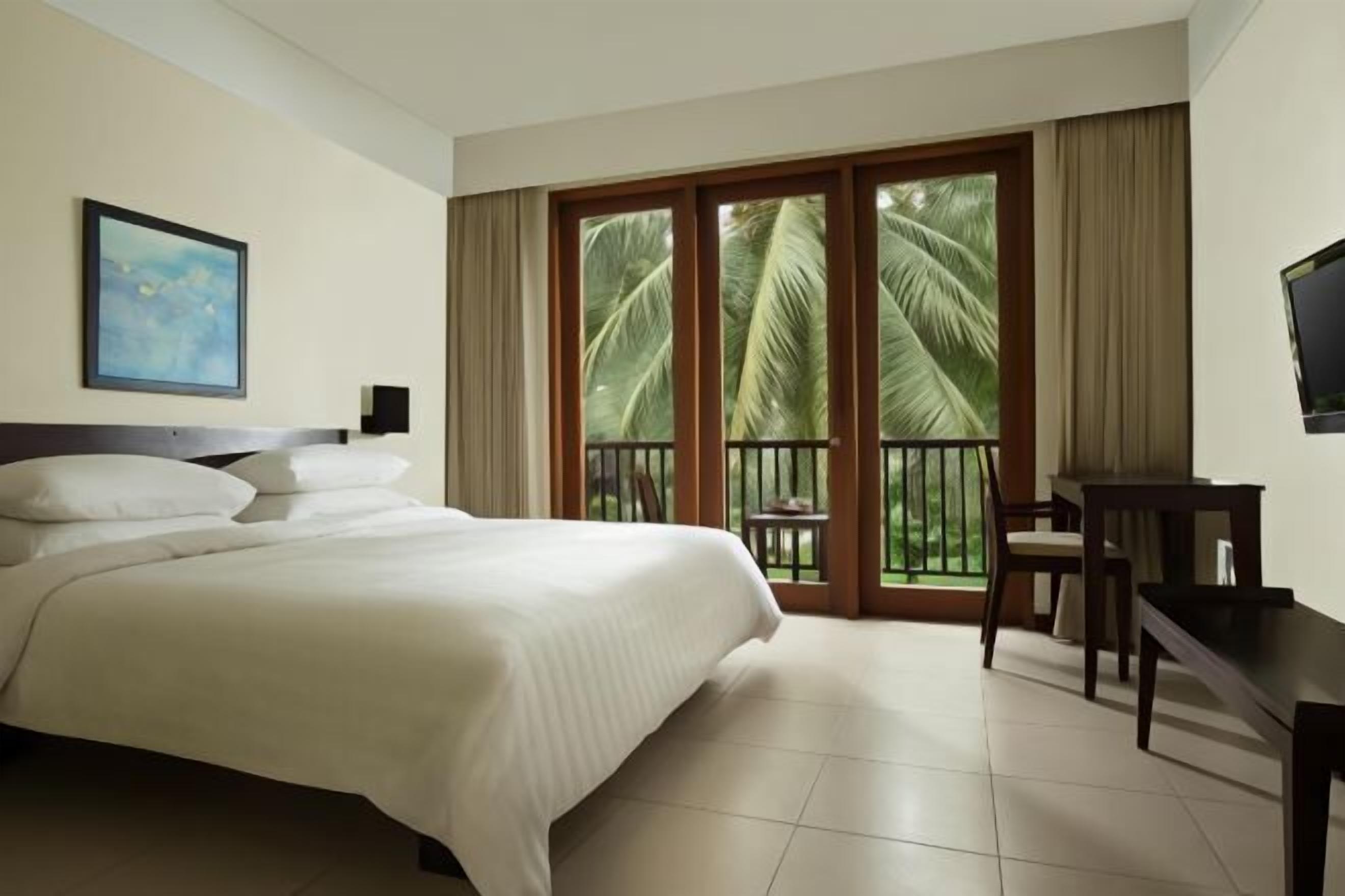 In-room safe, desk, laptop workspace, iron/ironing board