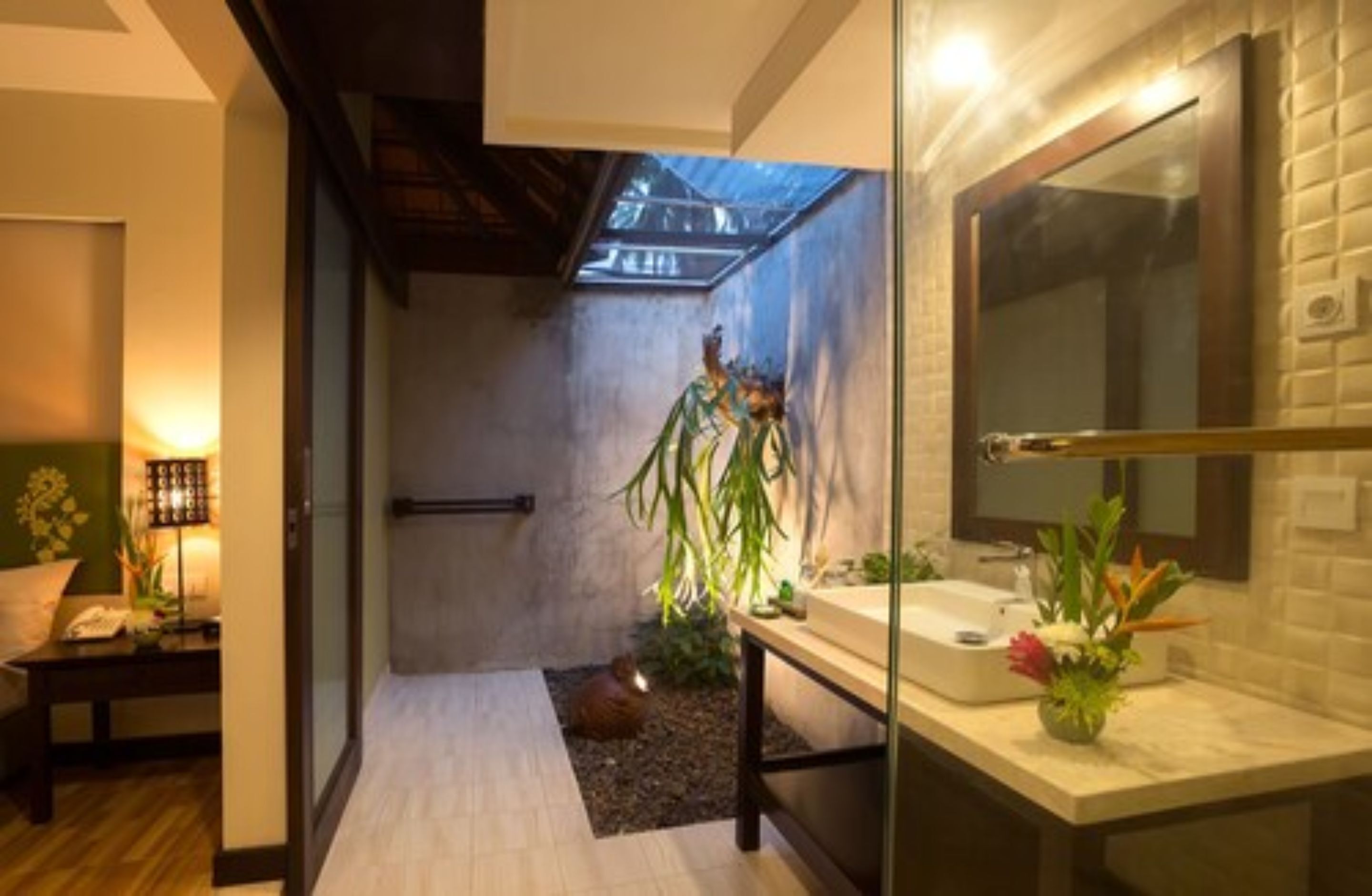 shower, free toiletries, hair dryer, slippers