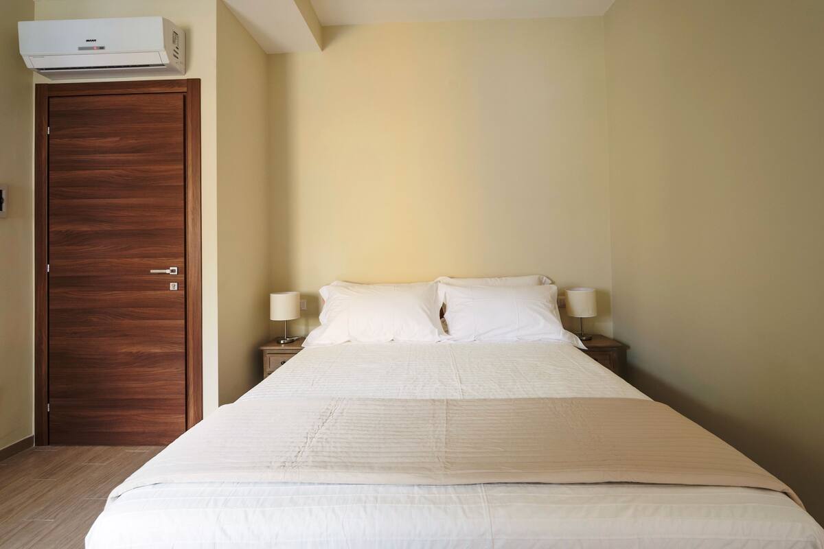 Quadruple Room | Premium bedding, minibar (free items), desk, cribs (free)
