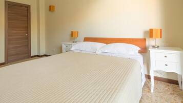 Hochwertige Bettwaren, kostenlose Minibar, Schreibtisch