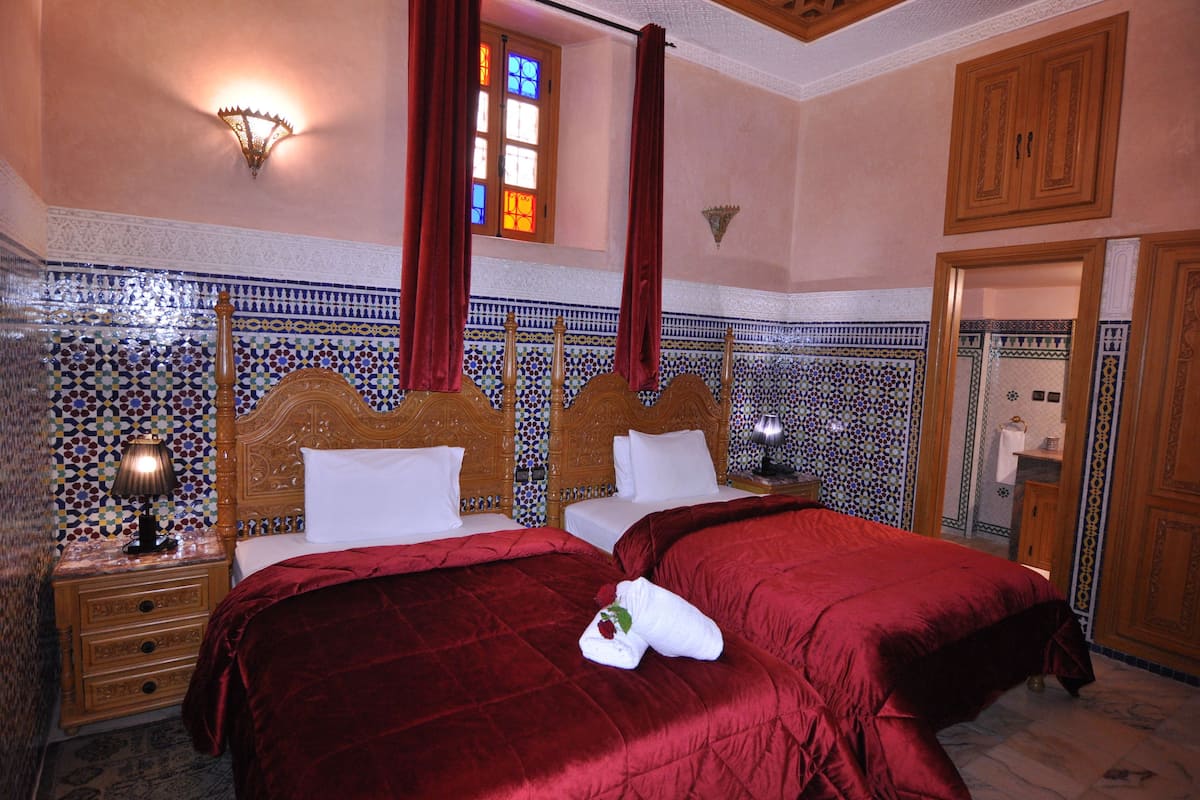 Deluxe Twin Room, 1 Bedroom | In-room safe, free WiFi