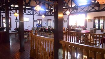 Free buffet breakfast