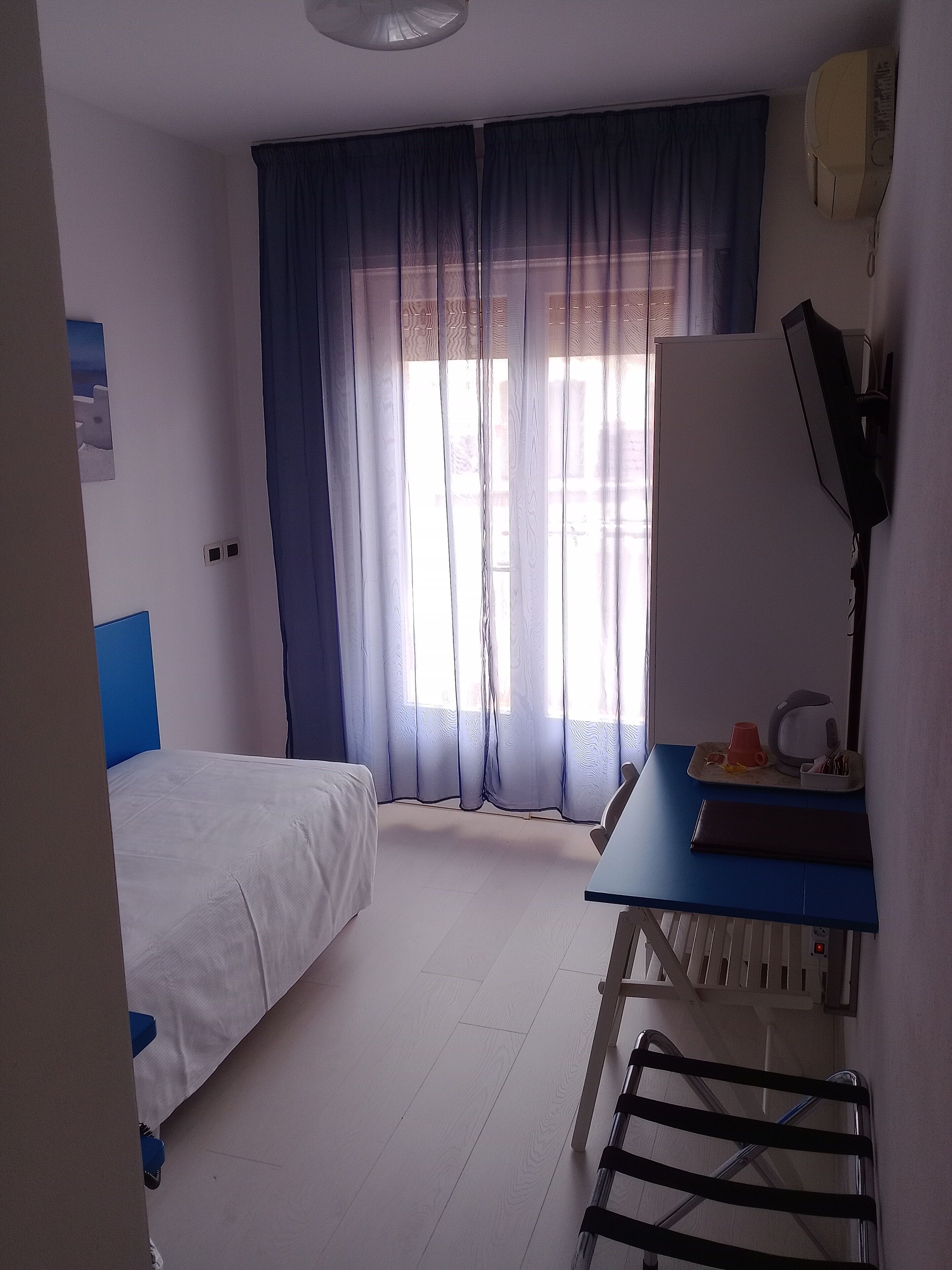 single room, balcony | in-room safe, desk, free cots/infant beds, free wifi