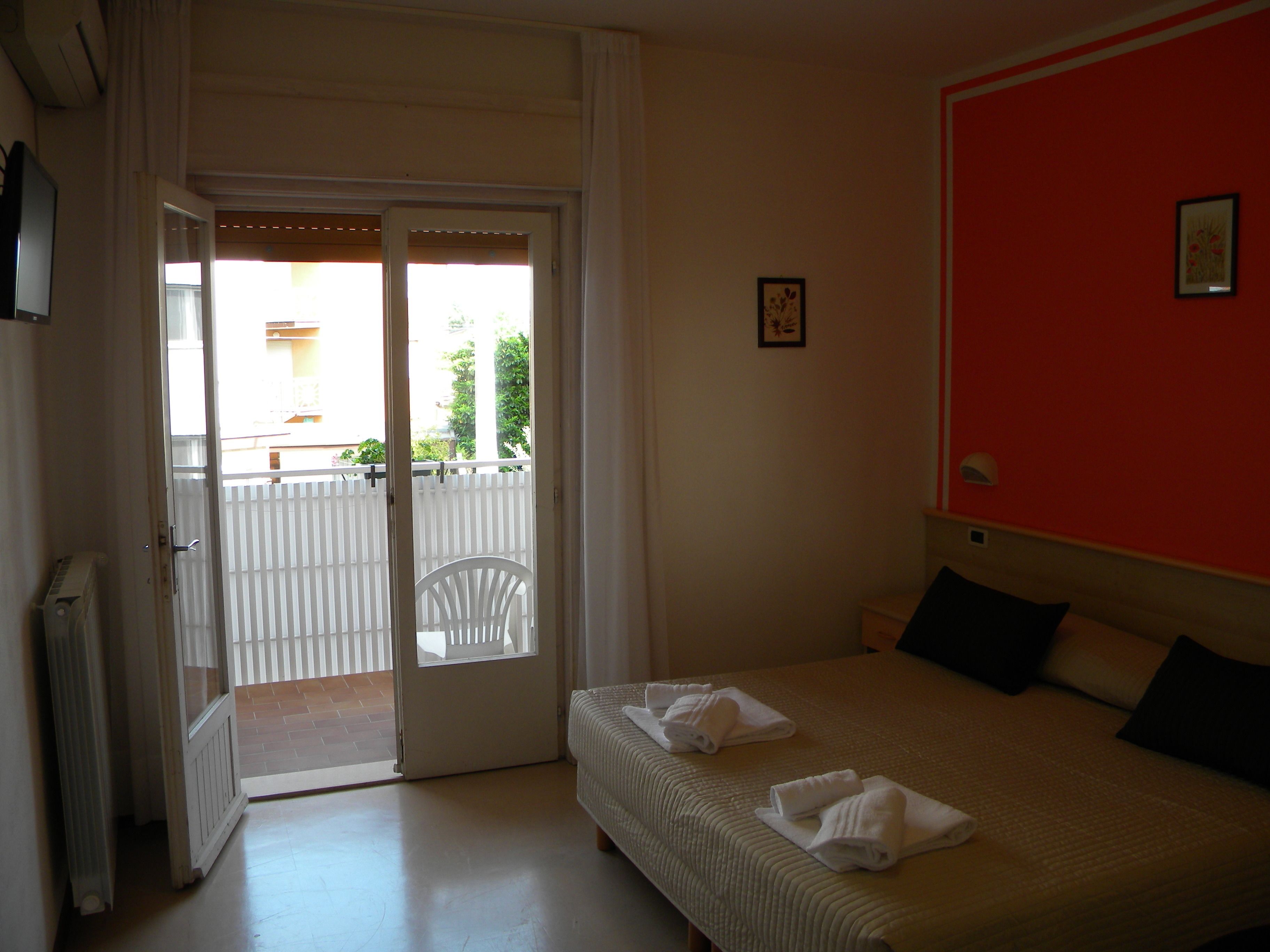 double or twin room, balcony | in-room safe, desk, free cots/infant beds, free wifi