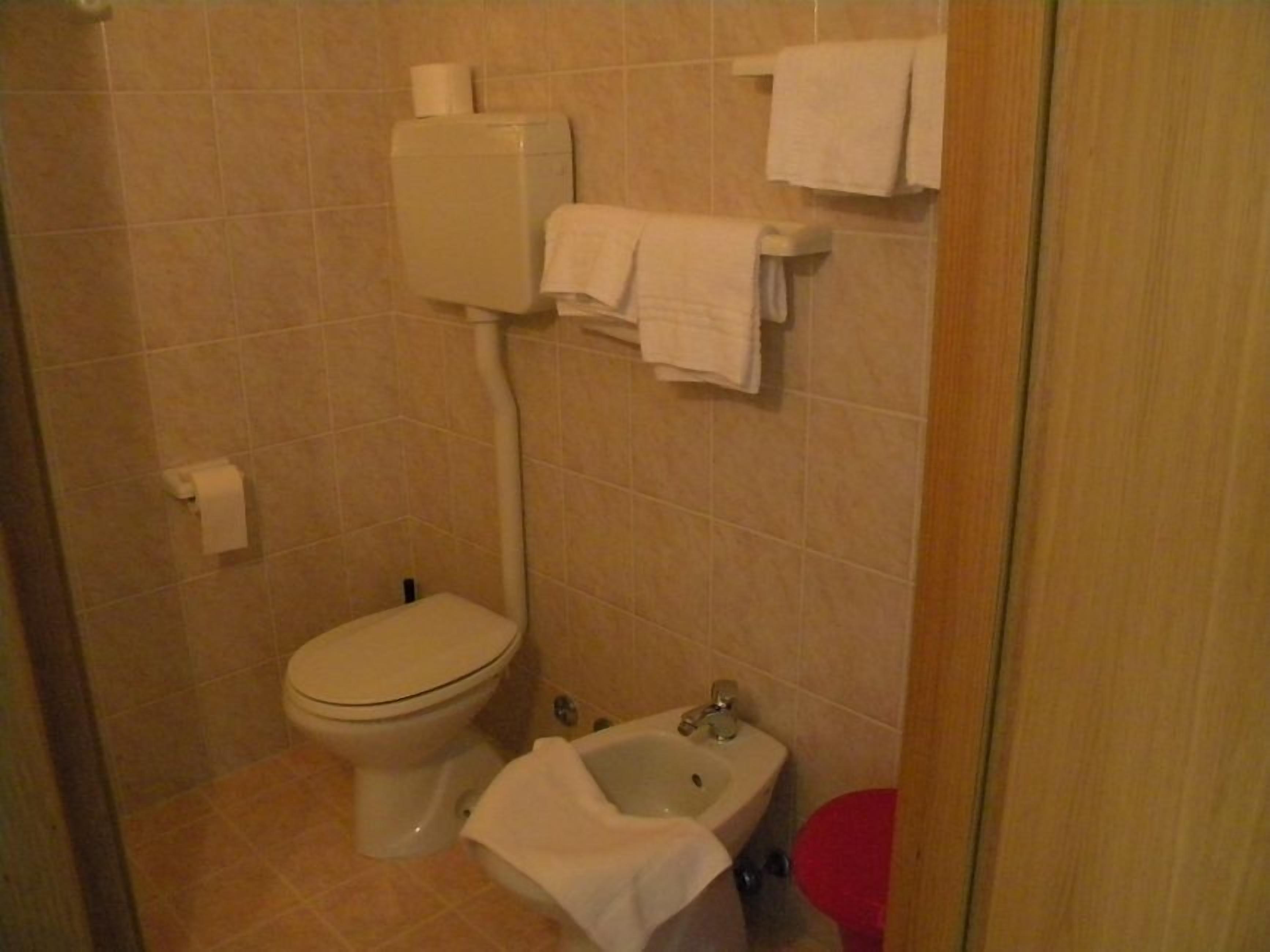 double or twin room, balcony | bathroom | shower, free toiletries, hair dryer, bidet