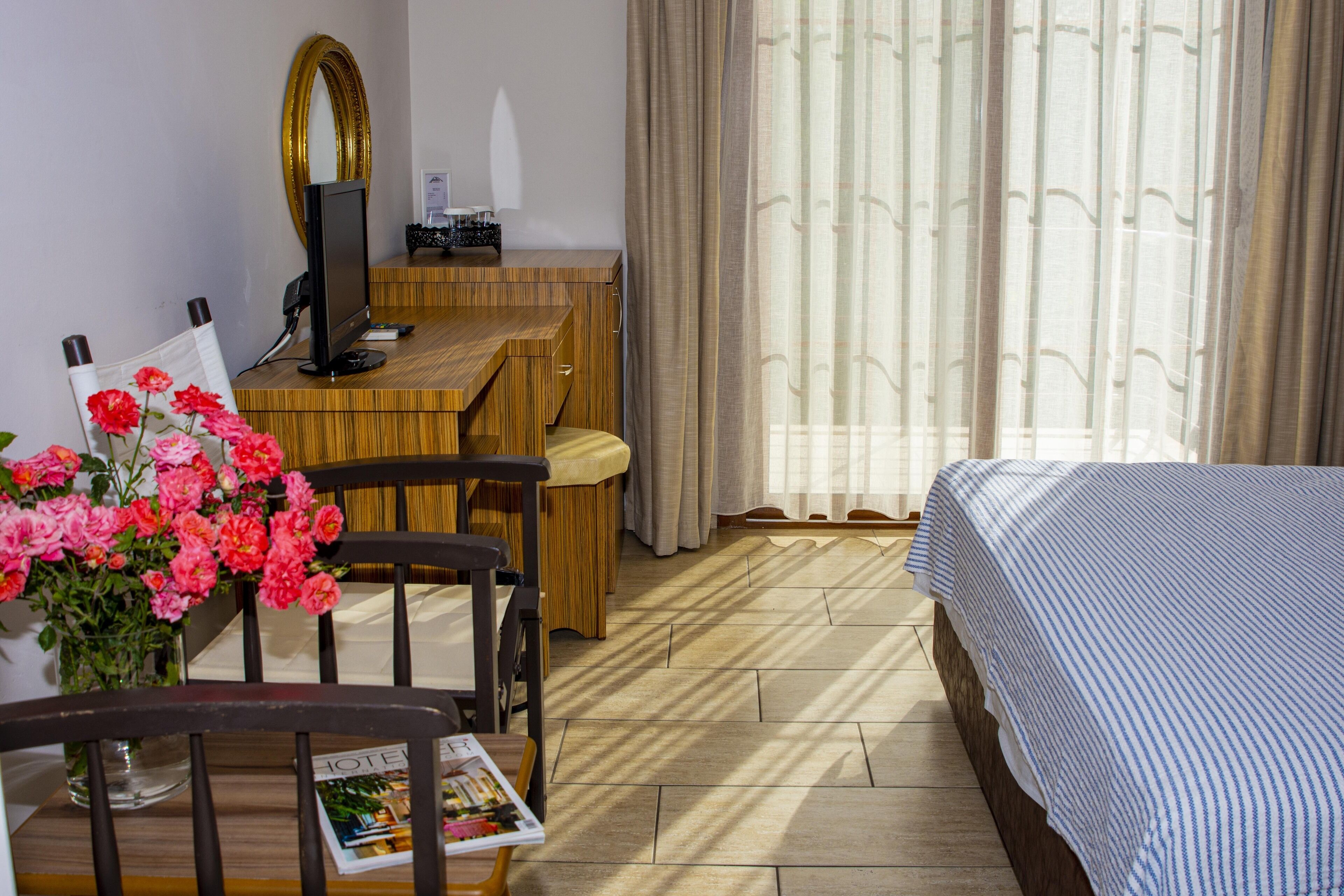 1 bedroom, premium bedding, minibar, in-room safe