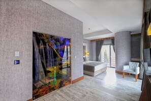 Executive Suite, 1 Bedroom | Premium bedding, minibar, in-room safe, desk - Elite Hotel Darica (Darica)