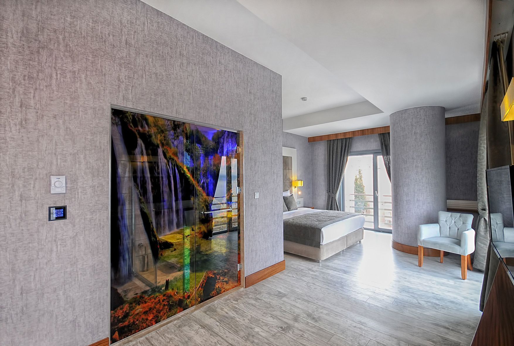 Hochwertige Bettwaren, Minibar, Zimmersafe, Schreibtisch