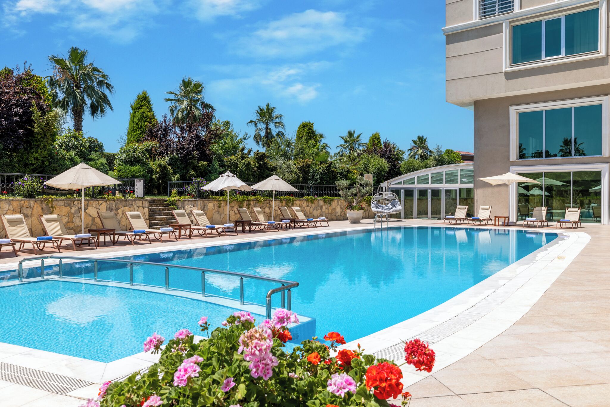 Indoor pool, seasonal outdoor pool, free pool cabanas, pool umbrellas