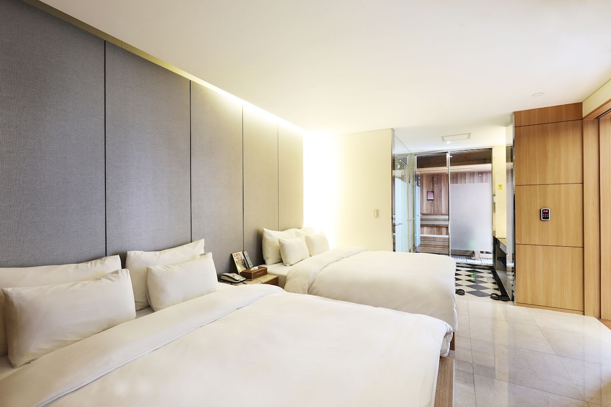 Cacao VIP (Air purifier, Styler) | 1 bedroom, down comforters, blackout drapes, free WiFi