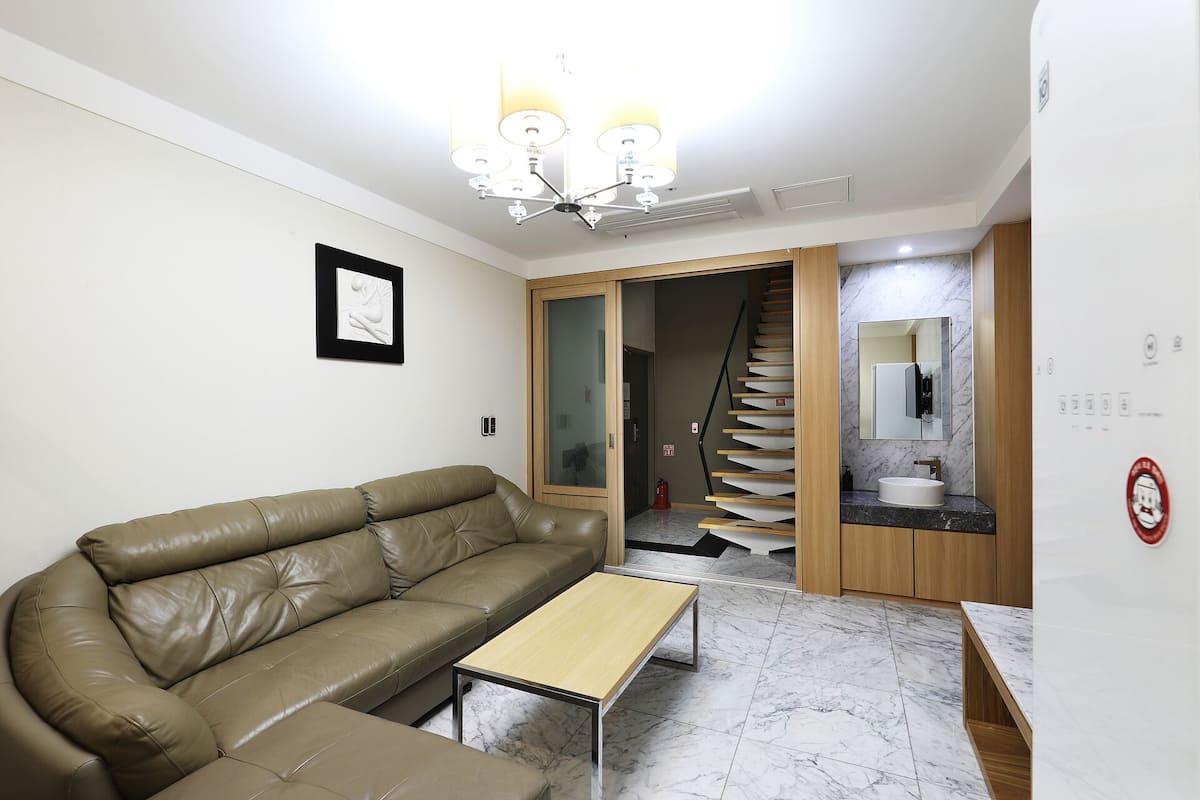 52-inch LED TV with digital channels, TV, Netflix