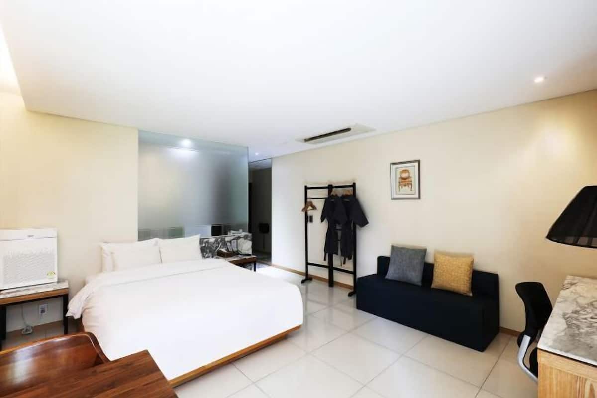 1 bedroom, down comforters, blackout drapes, free WiFi