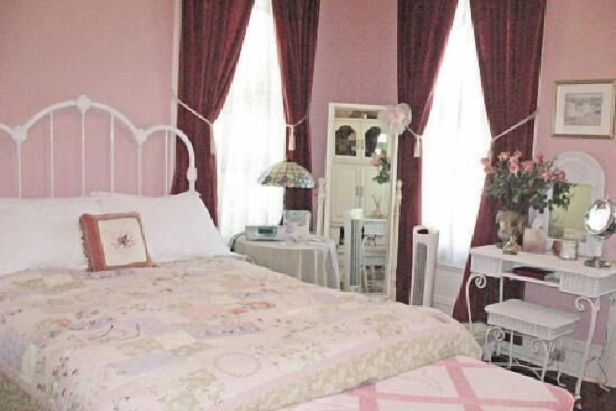 Romantic Room, 1 Queen Bed, Fireplace