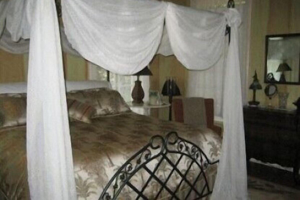 Room, 1 King Bed, Jetted Tub