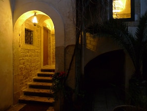 Front of property – evening/night - I tetti di Siciliando (Modica)