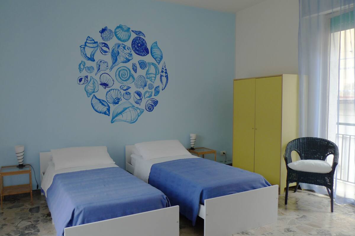 Basic Triple Room, Shared Bathroom, City View