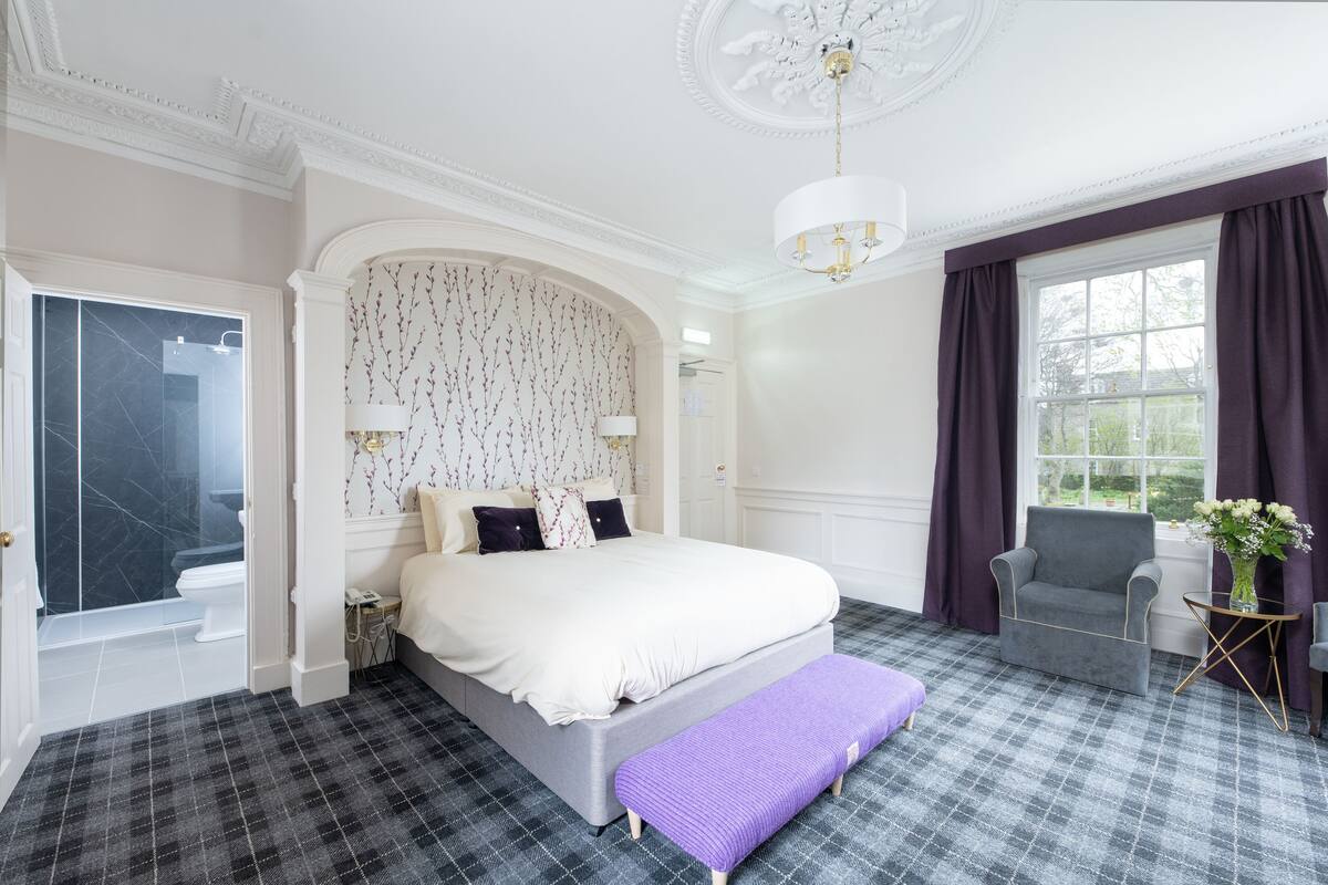 premium bedding, down duvets, in-room safe, individually decorated