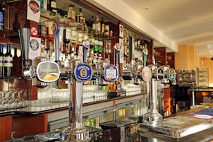 Bar (en el alojamiento)
