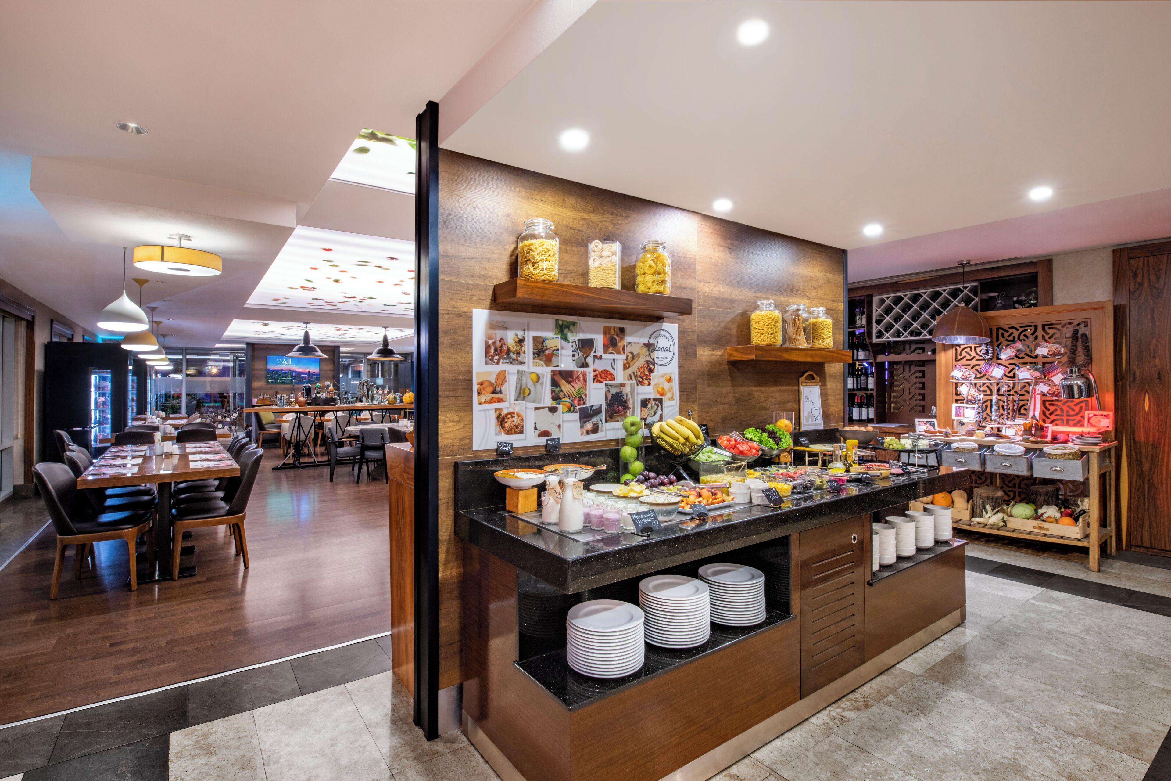 daily buffet breakfast (gel 55 per person)