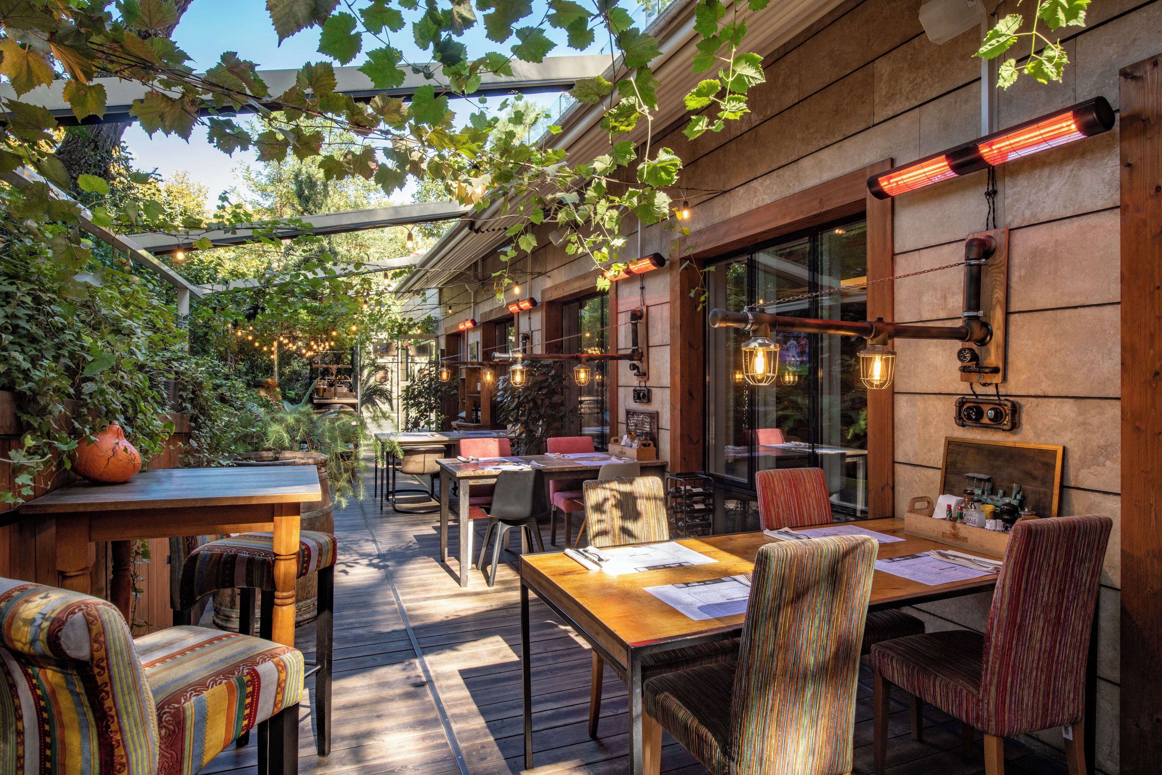 breakfast, lunch, dinner served; local and international cuisine