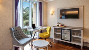 Superior Room, 1 Double Bed | City view