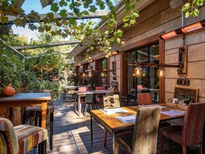 Breakfast, lunch and dinner served - Mercure Tbilisi Old Town (Tbilisi)