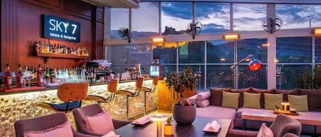 Serveert lunch, diner en brunch
