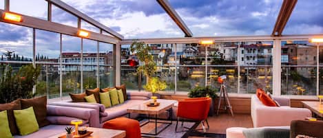 Tarjolla lounas, illallinen ja brunssi