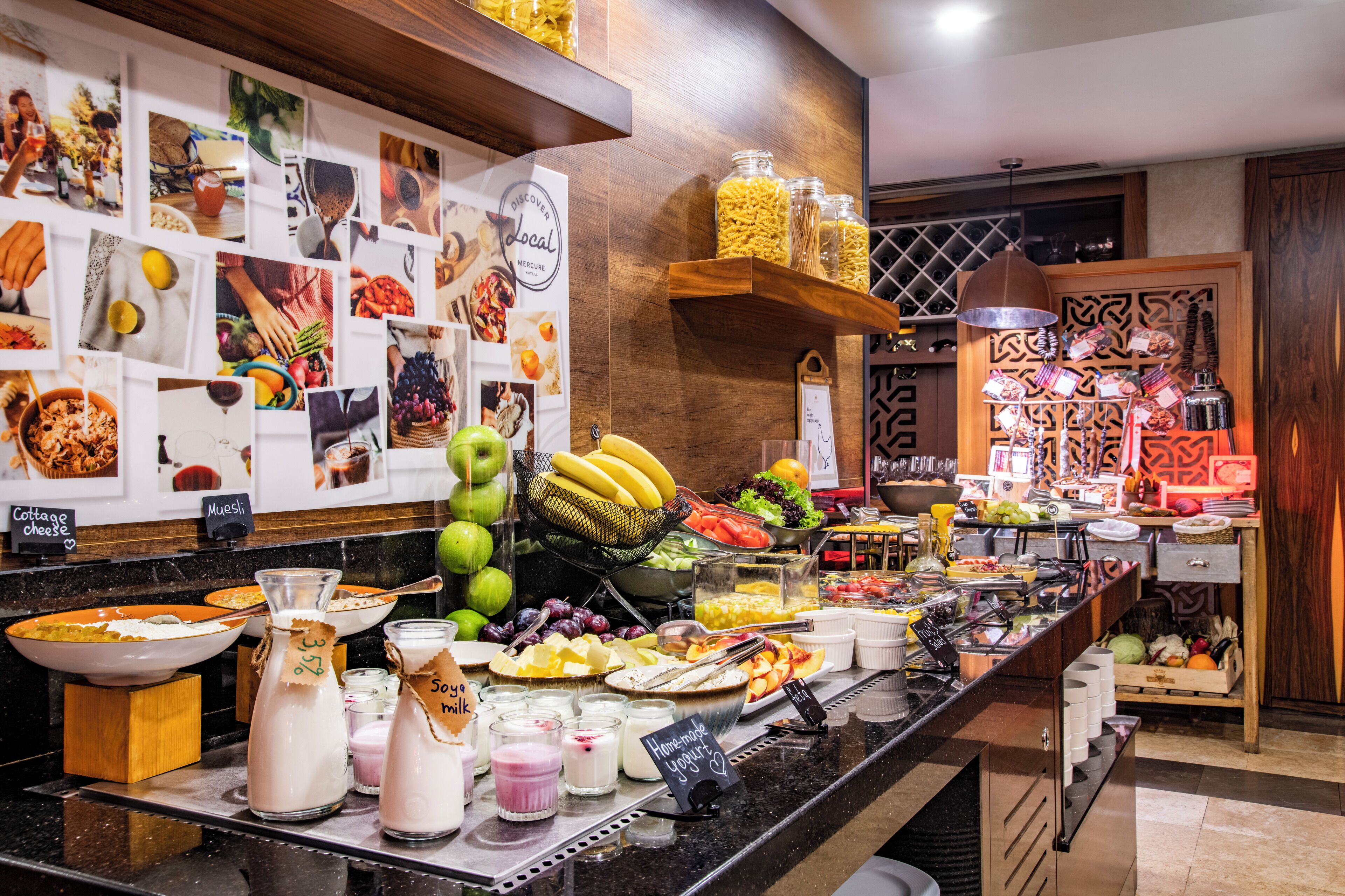 daily buffet breakfast (gel 55 per person)