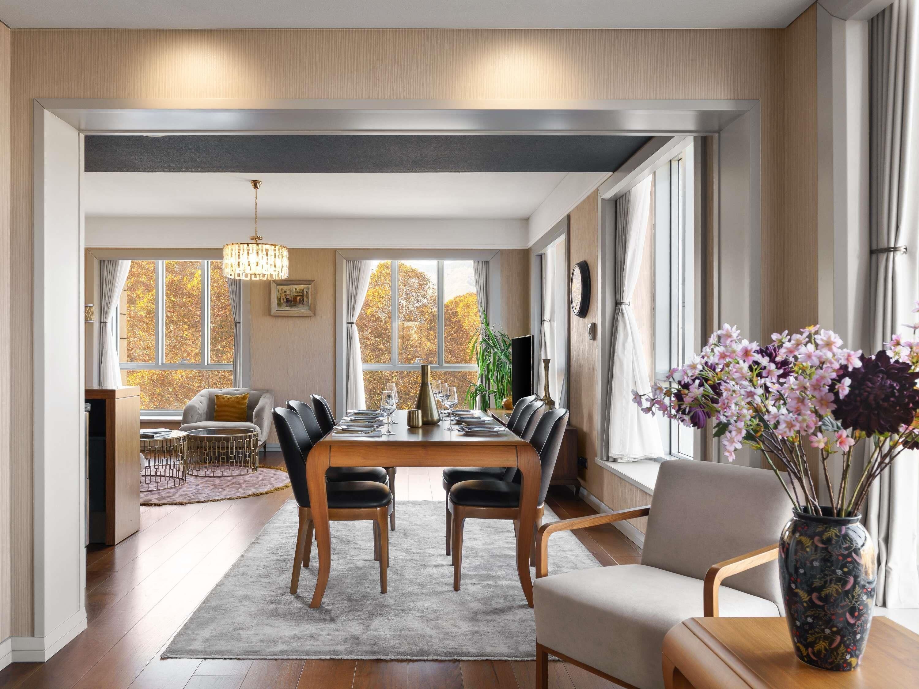 Minibar, in-room safe, desk, soundproofing