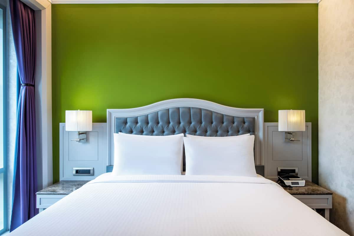 Standard Room, 1 Double Bed | Minibar, in-room safe, desk, soundproofing