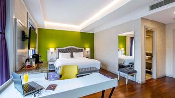 Minibar, in-room safe, desk, soundproofing