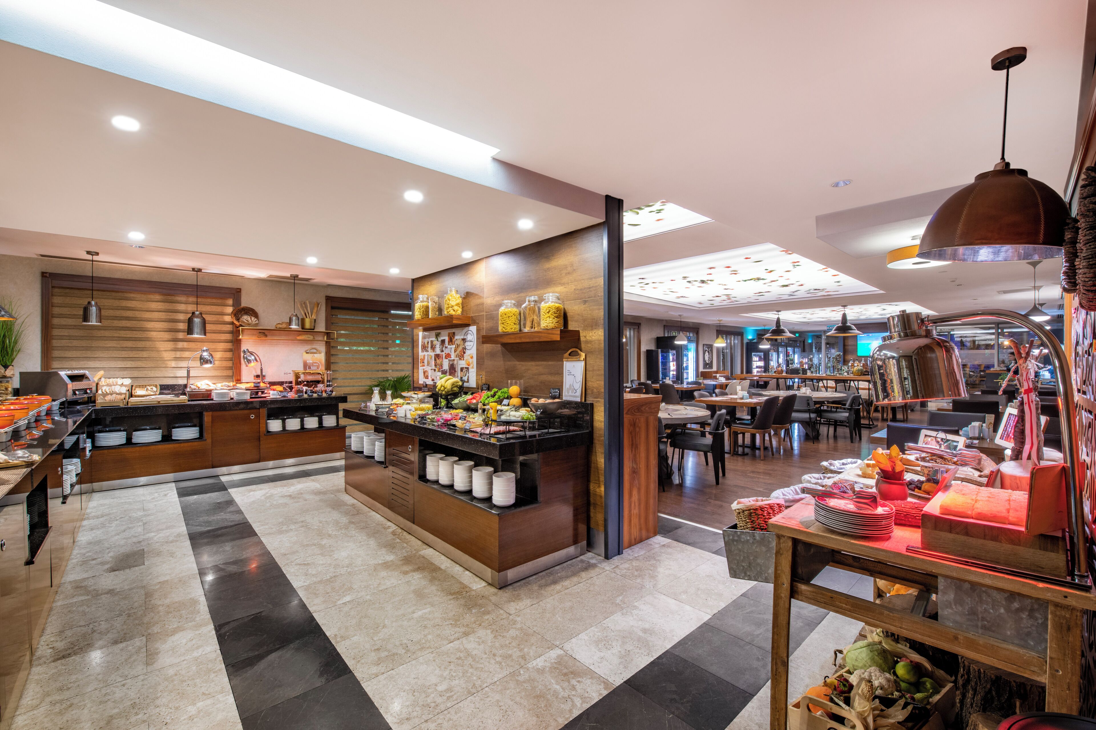 daily buffet breakfast (gel 55 per person)