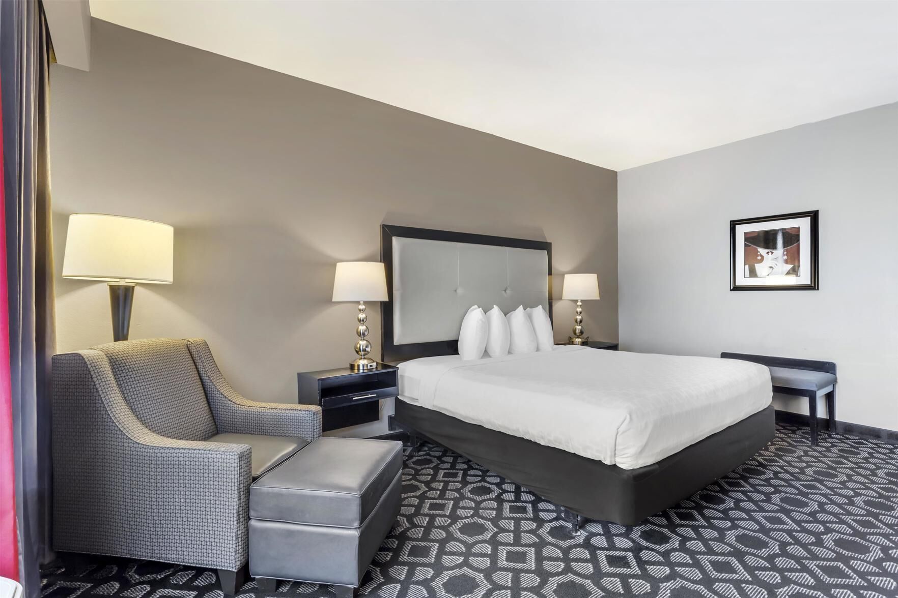 Premium bedding, in-room safe, desk, iron/ironing board